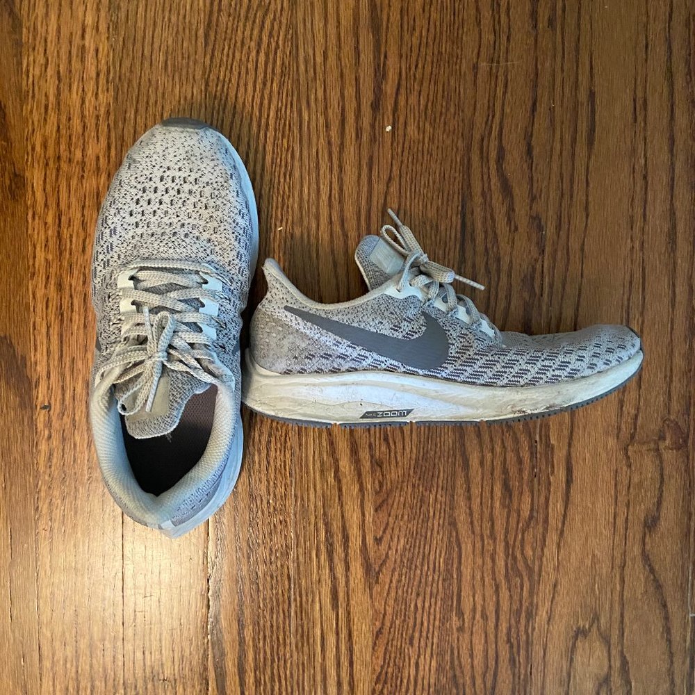 Nike Women's Pegasus 35- Gray
